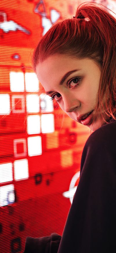 Fond d'écran iPhone Ksenia Kokoreva Looking Over Shoulder 4k