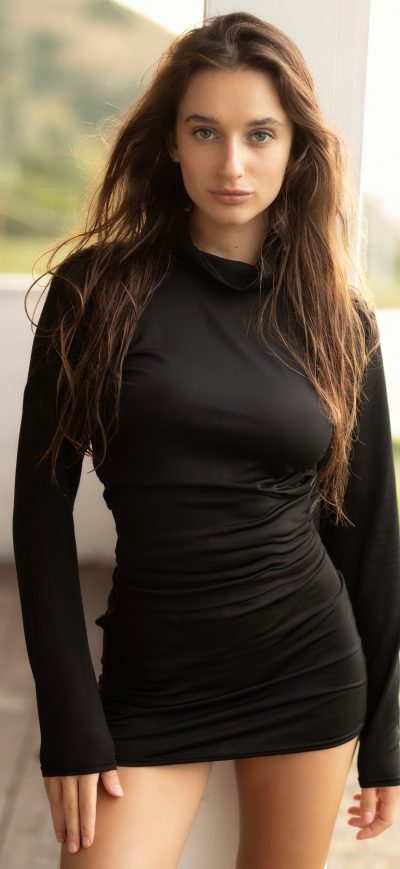 Fond d'écran iPhone Black Dress Blonde Hairs 5k