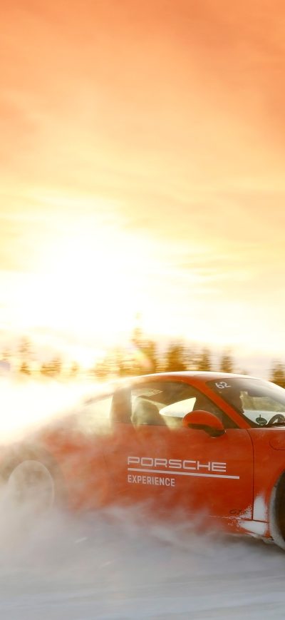 Fond d'écran Porsche Ice Experience 911 sur iPhone