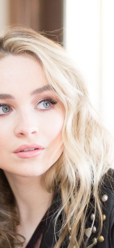 Fond d'écran iPhone Gorgeous Sabrina Carpenter 2018