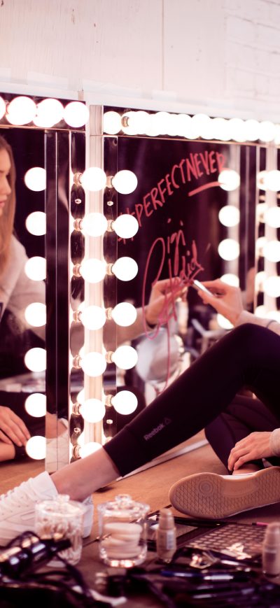 Fond d'écran iPhone Gigi Hadid Reebok Classic Campaign 2017