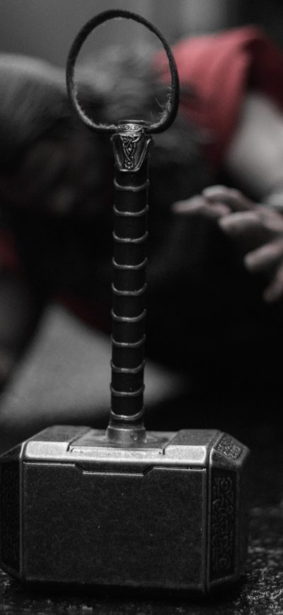Fond d'écran iPhone Thor Avengers 5k Hammer