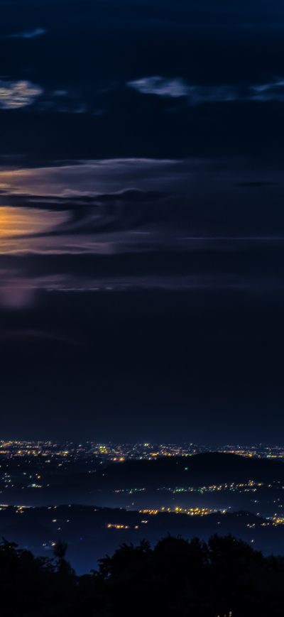 Fond d'écran iPhone Moon Clouds Night City View 4k