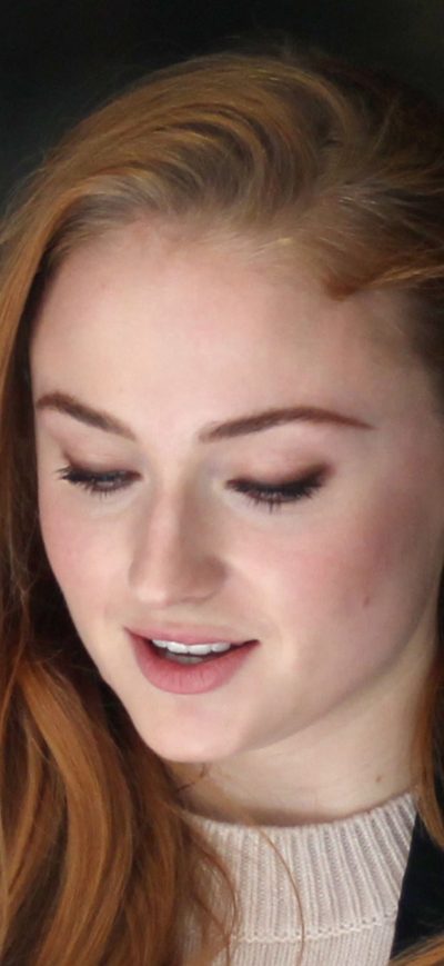 Fond d'écran iPhone Sophie Turner Street Style 4k
