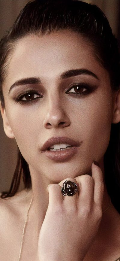 Fond d'écran iPhone Naomi Scott Elle India