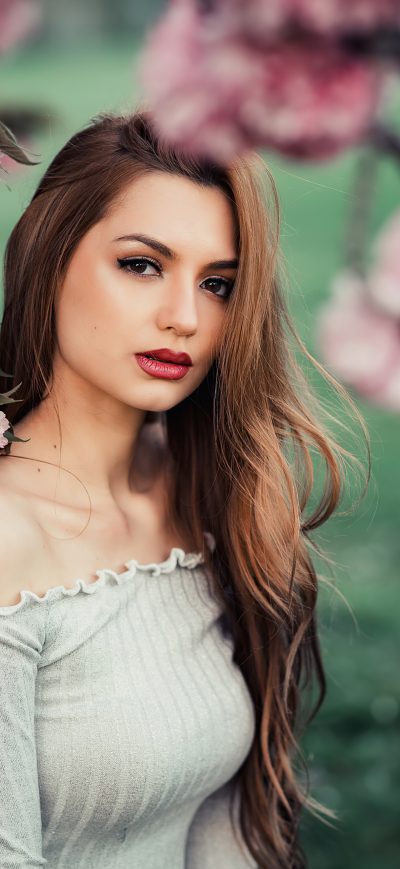 Fond d'écran iPhone Long Hair Blonde Girl Flowers 4k