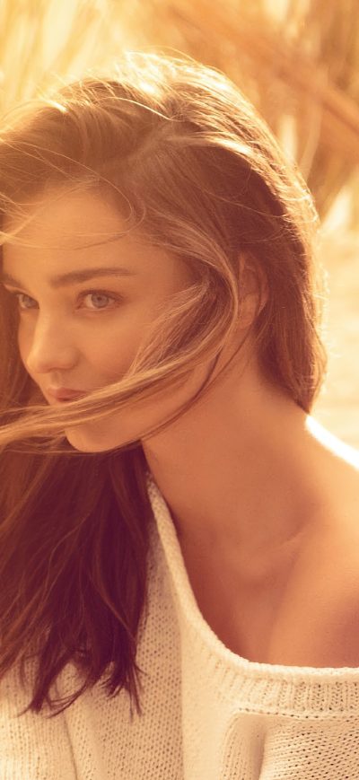 Fond d'écran iPhone Miranda Kerr Hair In Face 4k