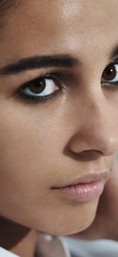 Fond d'écran iPhone Naomi Scott Another Magazine 2019