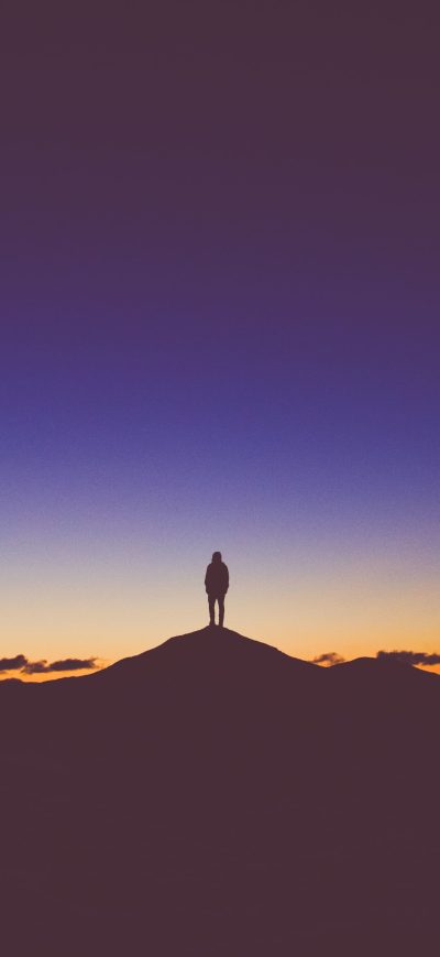 Fond d'écran iPhone Person Standing Mountain Watching View Silhouette Photography 4k 5k