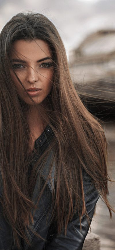 Fond d'écran iPhone Long Hari Girl In Leather Jackets