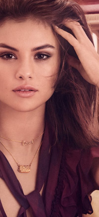 Fond d'écran Selena Gomez Coach 2017 sur iPhone