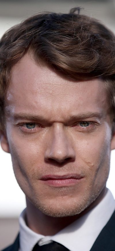 Fond d'écran Alfie Allen Game Of Thrones sur iPhone