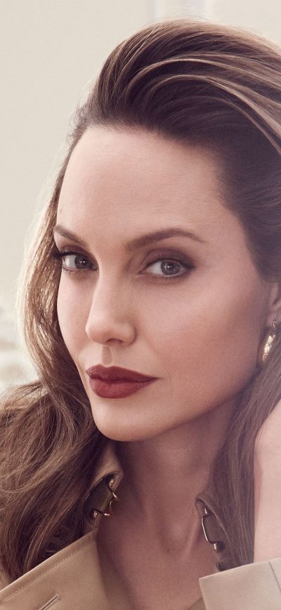 Fond d'écran iPhone Angelina Jolie Elle 2020