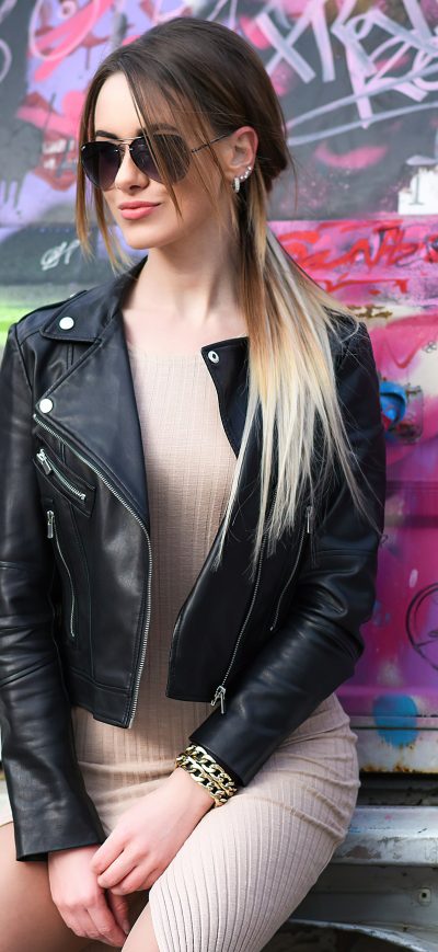 Fond d'écran iPhone Urban Girl Black Jacket 5k
