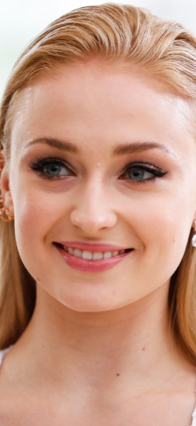 Fond d'écran iPhone Sophie Turner Gorgeous 4k