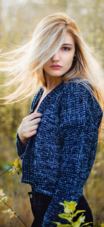 Fond d'écran iPhone Blonde Beautiful Girl Hair On Face 4k