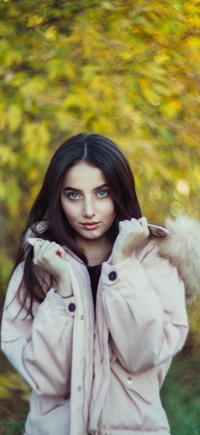 Fond d'écran iPhone Blue Eyes Girl Winter Clothing 4k