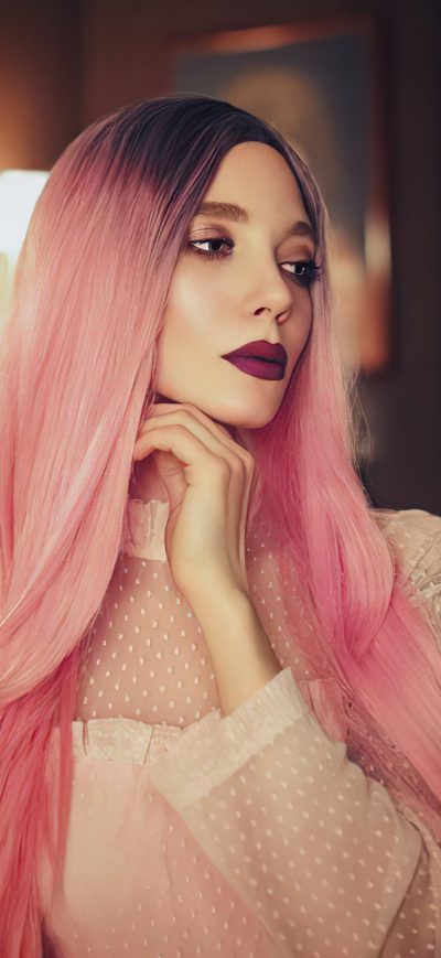 Fond d'écran iPhone Pink Hair Girl Looking Side 4k