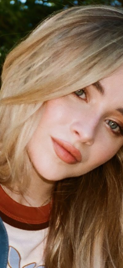 Fond d'écran iPhone Sabrina Carpenter Interview Magazine 4k