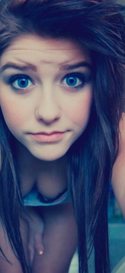 Fond d'écran iPhone Blue Eyes Cute Teen Girl