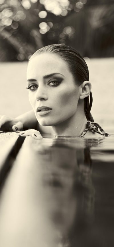 Fond d'écran iPhone Emily Blunt 8k Monochrome