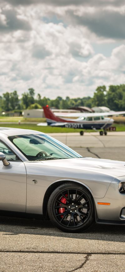 Fond d'écran iPhone Dodge Challenger Hellcat 2016