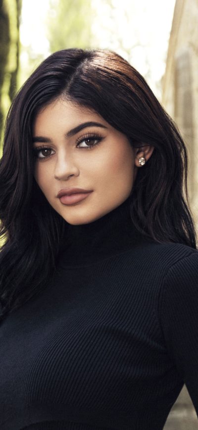 Fond d'écran iPhone Kylie Jenner Wearing Black Top 2018