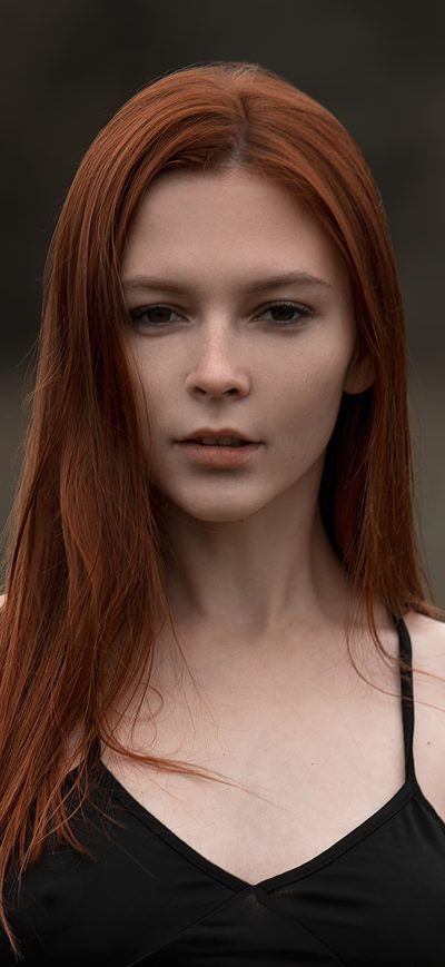 Fond d'écran iPhone Anna Telysheva Redhead Black Dress 4k