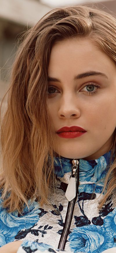 Fond d'écran iPhone Josephine Langford V Magazine 2021