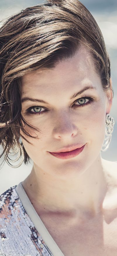 Fond d'écran iPhone Milla Jovovich Harpers Bazaar Spain New