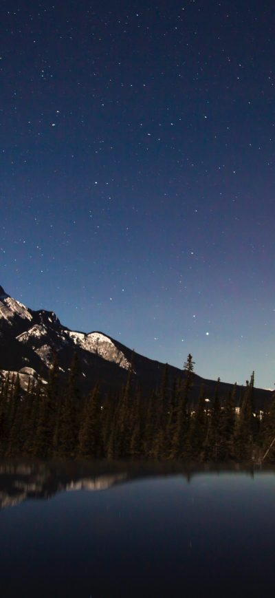 Fond d'écran iPhone Starry Sky Over Mountains 5k