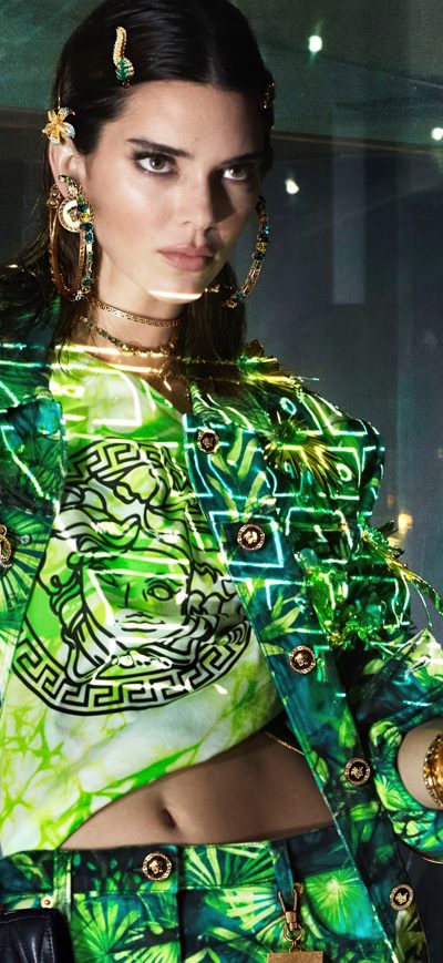 Fond d'écran iPhone Kendall Jenner Versace Campaign 4k
