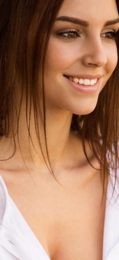 Fond d'écran iPhone White Dress Girl Smiling