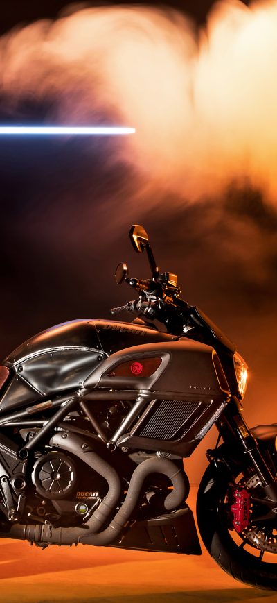 Fond d'écran iPhone Ducati Diavel 5k