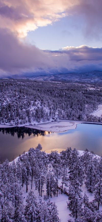 Fond d'écran iPhone Trees Covered In Snow Lake Landscape Clear Sky Clouds 4k