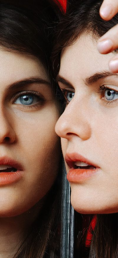 Fond d'écran iPhone Alexandra Daddario Two Faces Photoshoot 4k