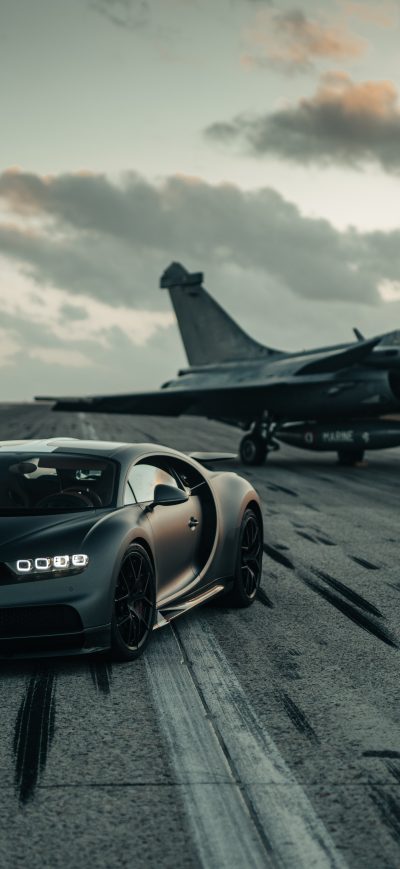 Fond d'écran iPhone Bugatti Chiron And Dassault Rafale Marine Jet 8k