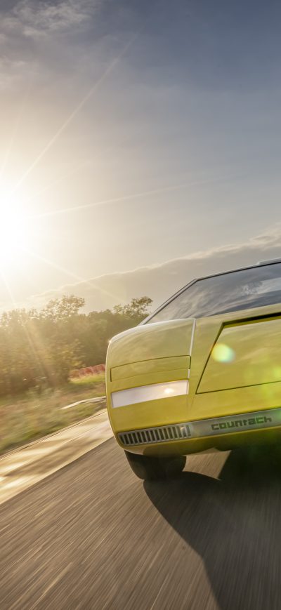 Fond d'écran iPhone Lamborghini Countach LP500 Reconstruction Front Look 8k