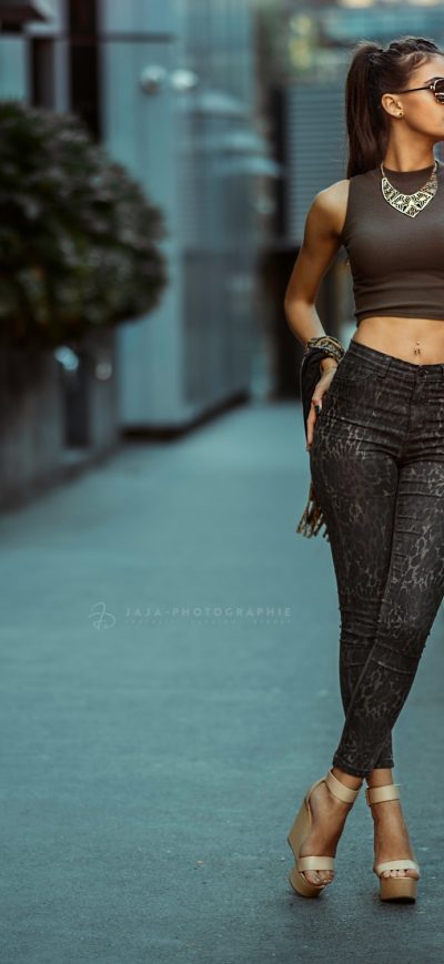 Fond d'écran iPhone High Heels Urban Women Outdoors