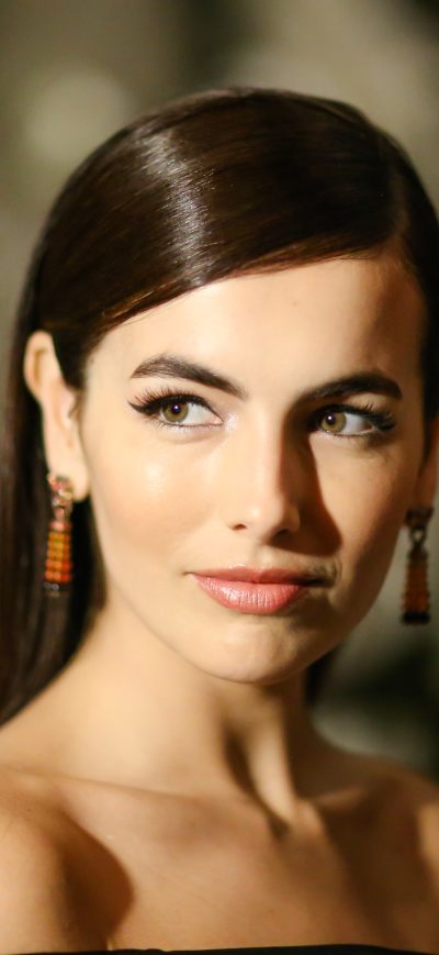Fond d'écran iPhone 2017 Camilla Belle