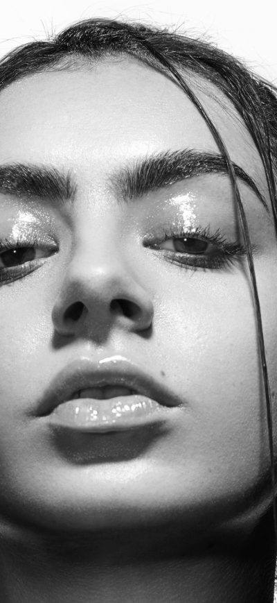 Fond d'écran iPhone Charli Xcx Monochrome