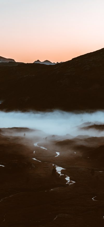 Fond d'écran iPhone Mountain Ranges During Golden Hour