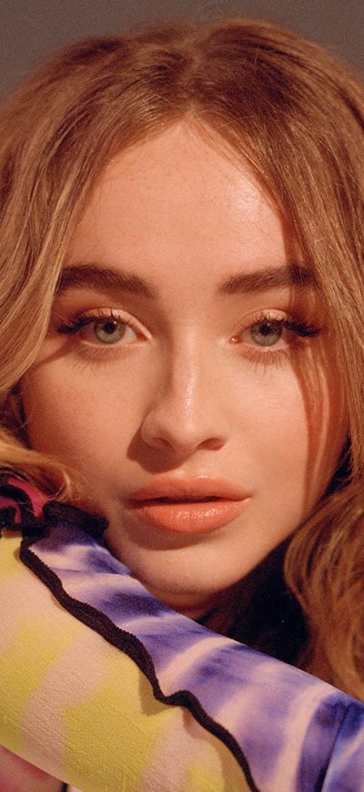 Fond d'écran iPhone 2019 Sabrina Carpenter Refinery Photoshoot