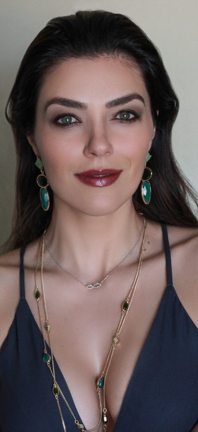 Fond d'écran Adrianne Curry sur iPhone