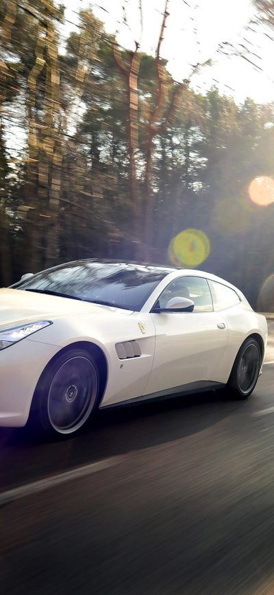 Fond d'écran iPhone Ferrari GTC4Lusso T