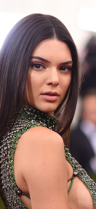 Fond d'écran Kendall Jenner 2018 Met Gala sur iPhone