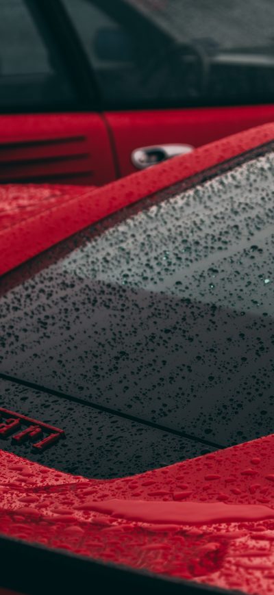 Fond d'écran iPhone Rain Drops On Ferrari