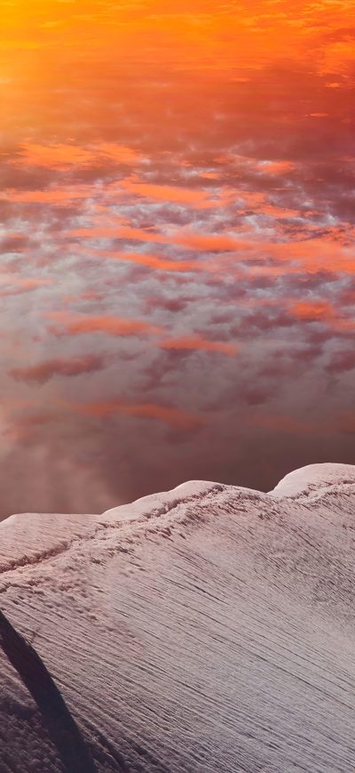 Fond d'écran iPhone Standing At Snowy Peak Mountain Sunset