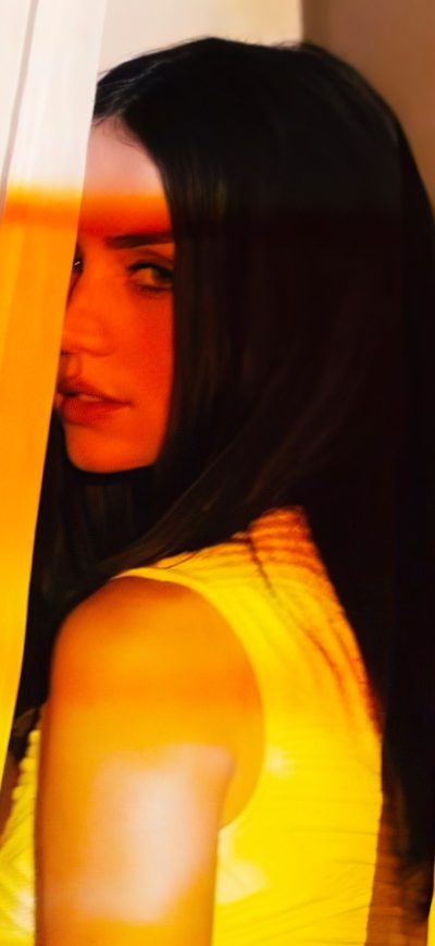 Fond d'écran iPhone Ana De Armas La Mer Cosmetic Photoshoot