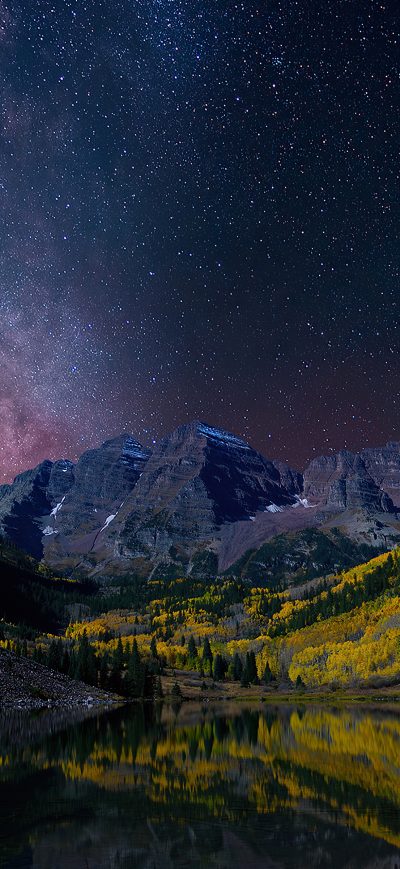Fond d'écran iPhone Milky Way On Starry Night Landscape 4k